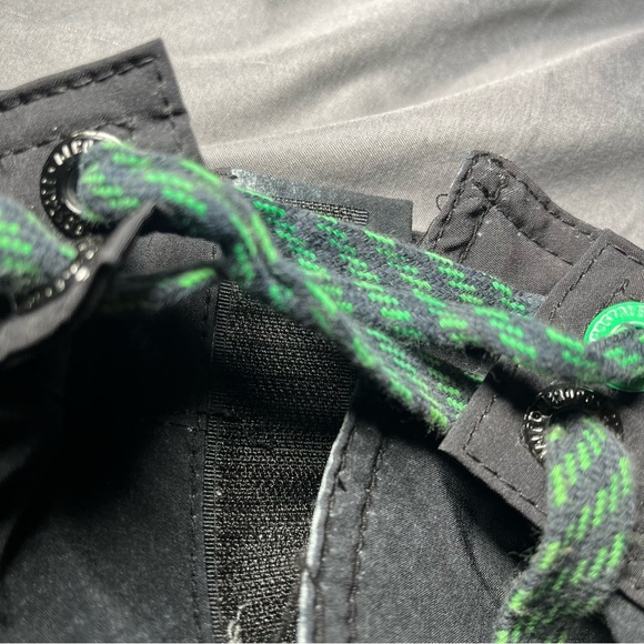 Aeropostale Men's Black and Green Swim Shorts size 34 - Picture 10 of 11